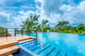 PH Condo Steps to Beach & 5th Ave PVT Roof Pool